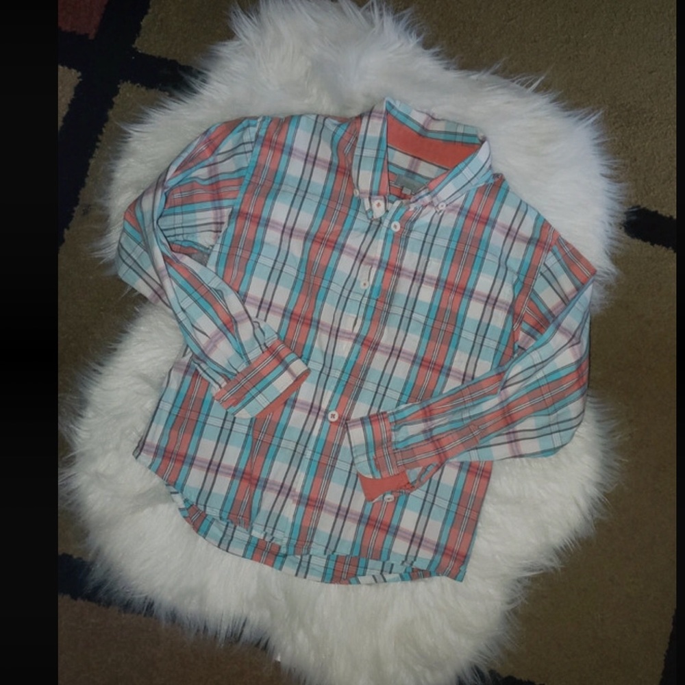 Boy’s plaid button down shirt size 7 EUC